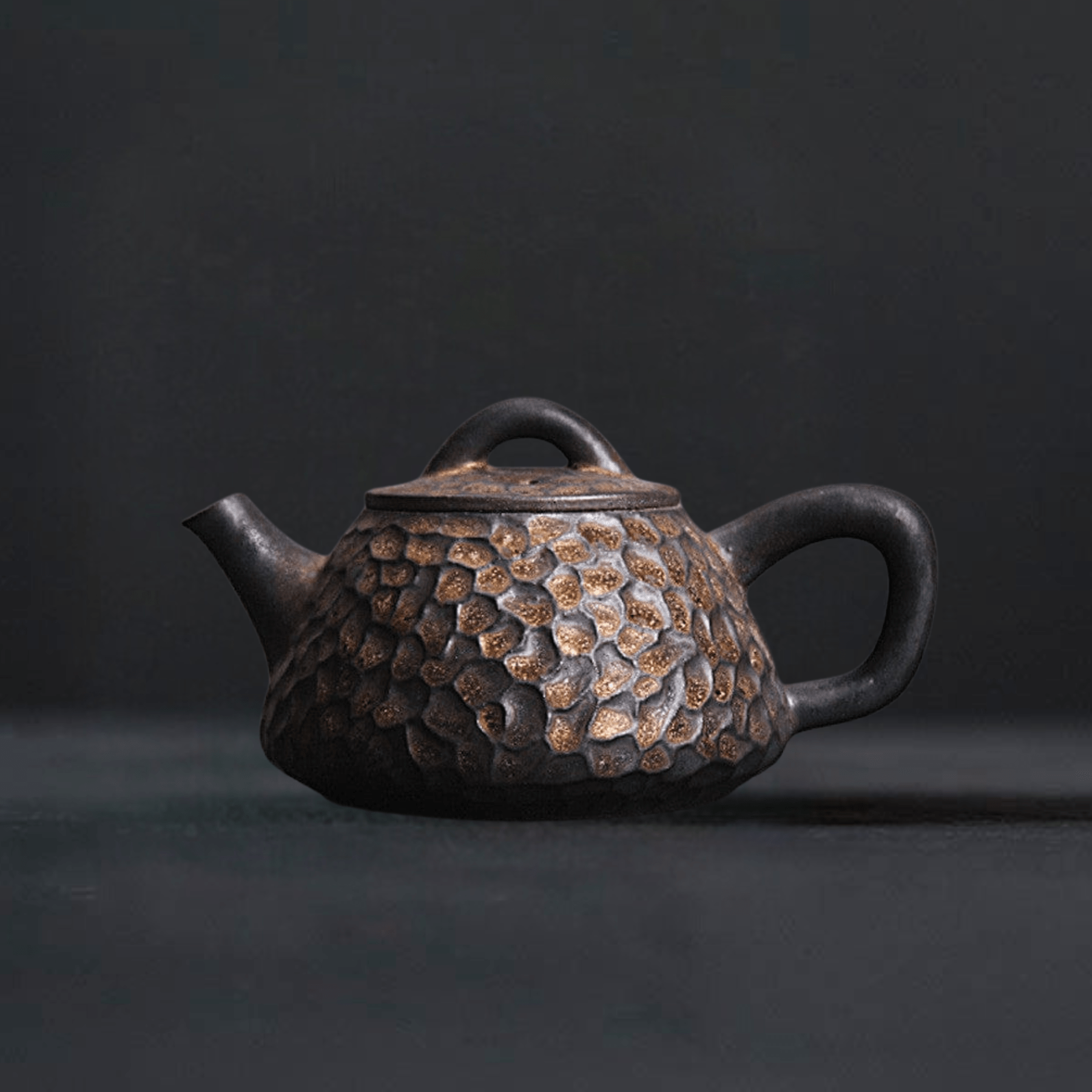 TEA TIME ESSENTIALS TEA A Obsidian Golden Hammer Ceramic Teapot