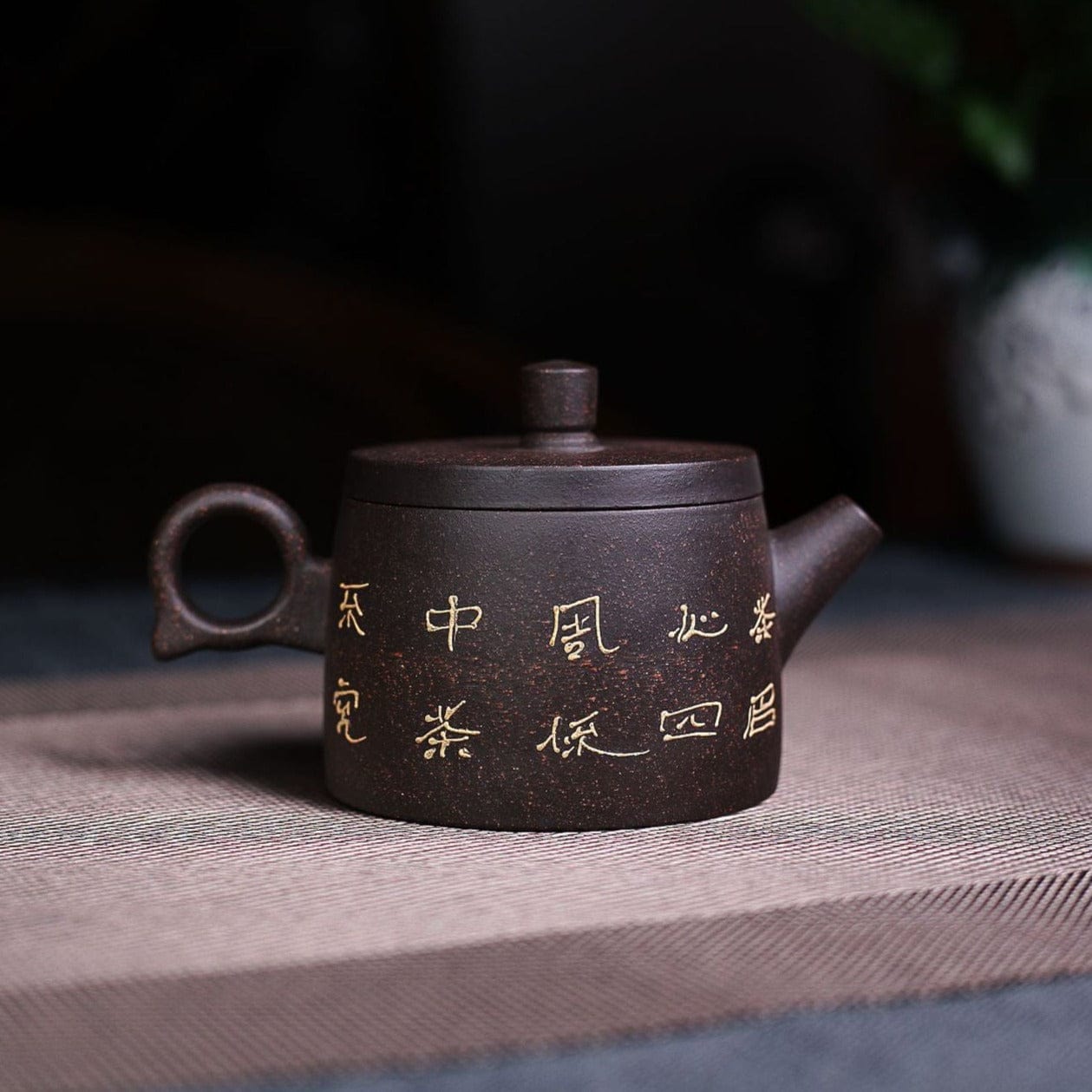 TEA TIME ESSENTIALS TEA Crane Pot Crane Harmony Black Gold Sand Teapot