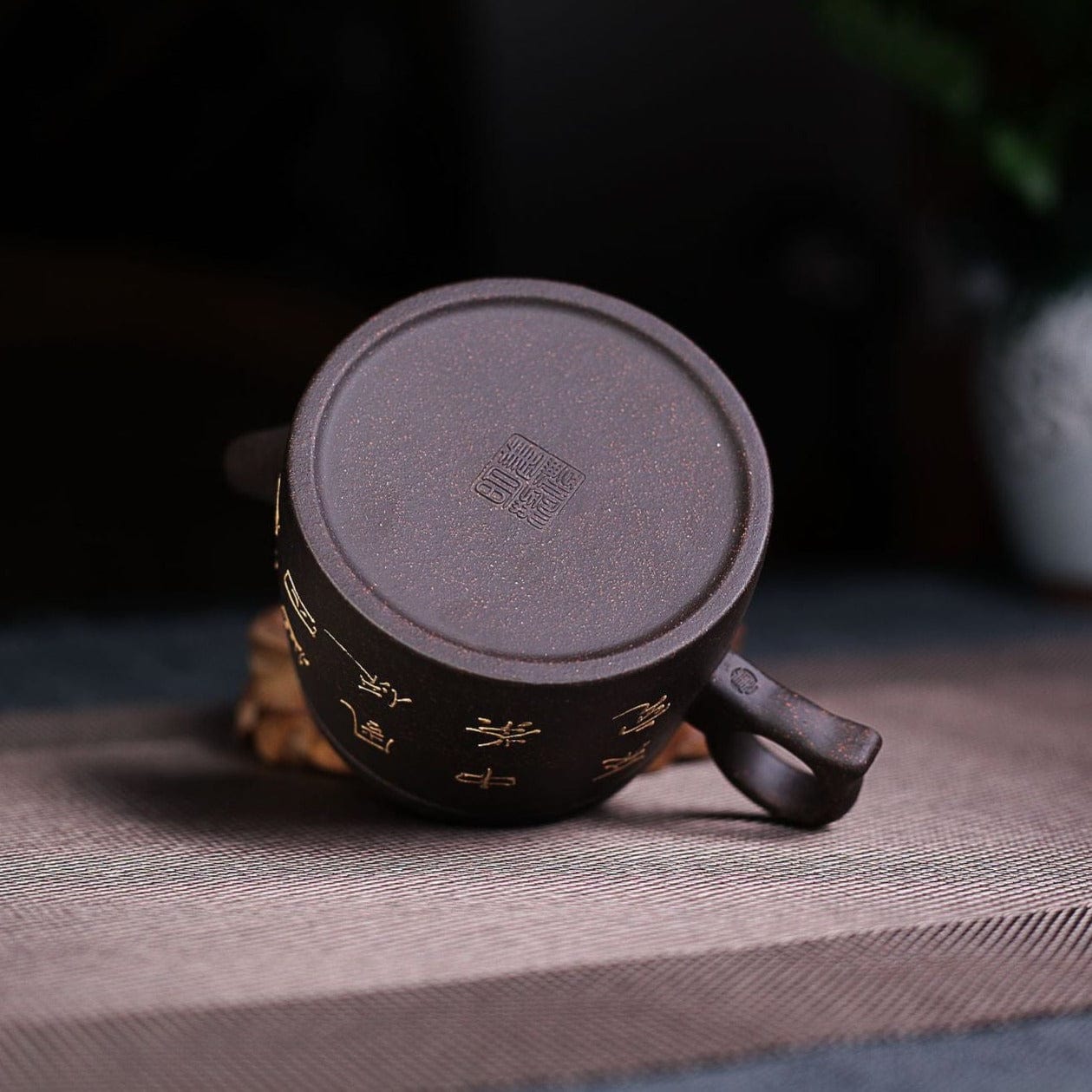 TEA TIME ESSENTIALS TEA Crane Pot Crane Harmony Black Gold Sand Teapot