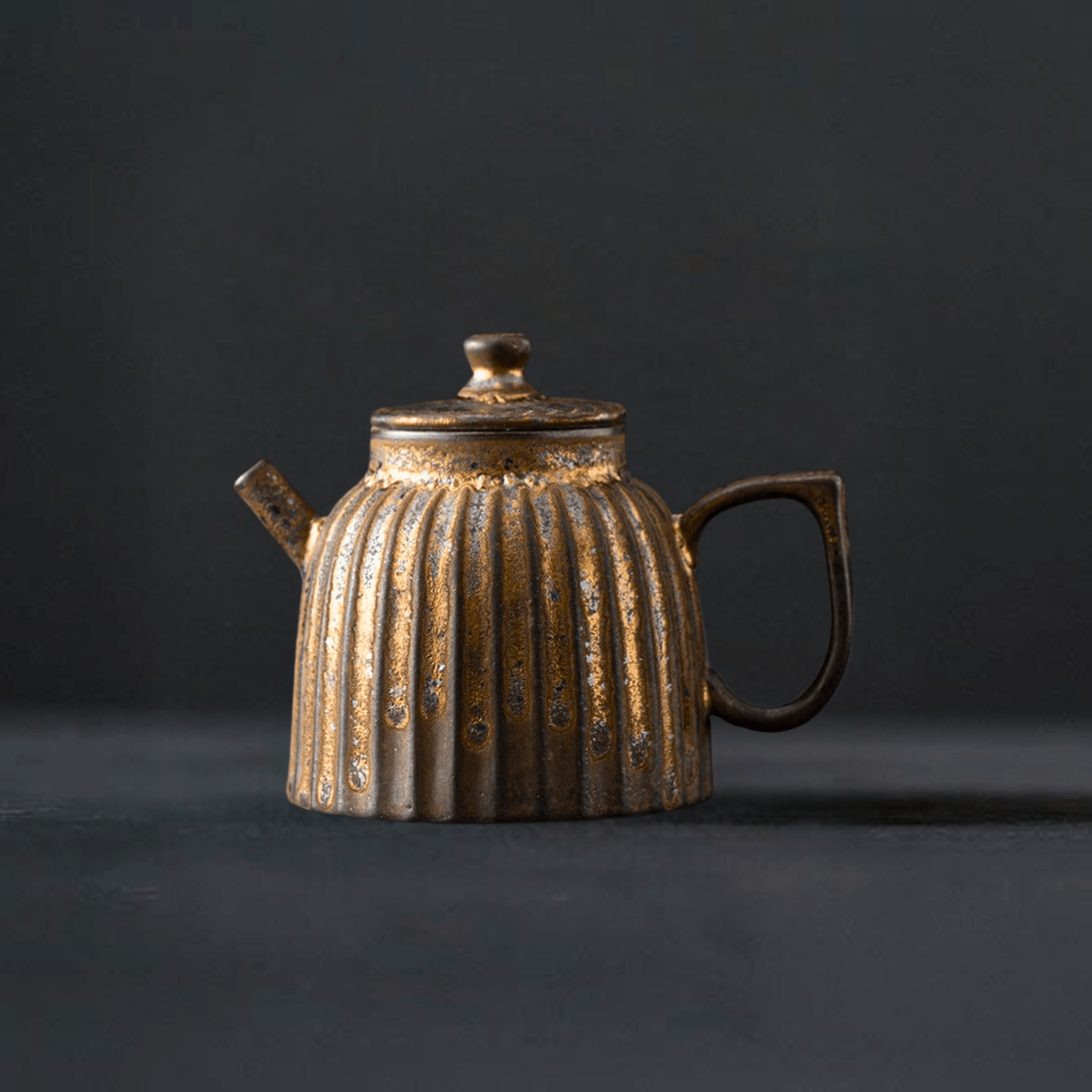 TEA TIME ESSENTIALS TEA Gilt Iron Glazed Retro Gilt Iron Glazed Stoneware Teapot