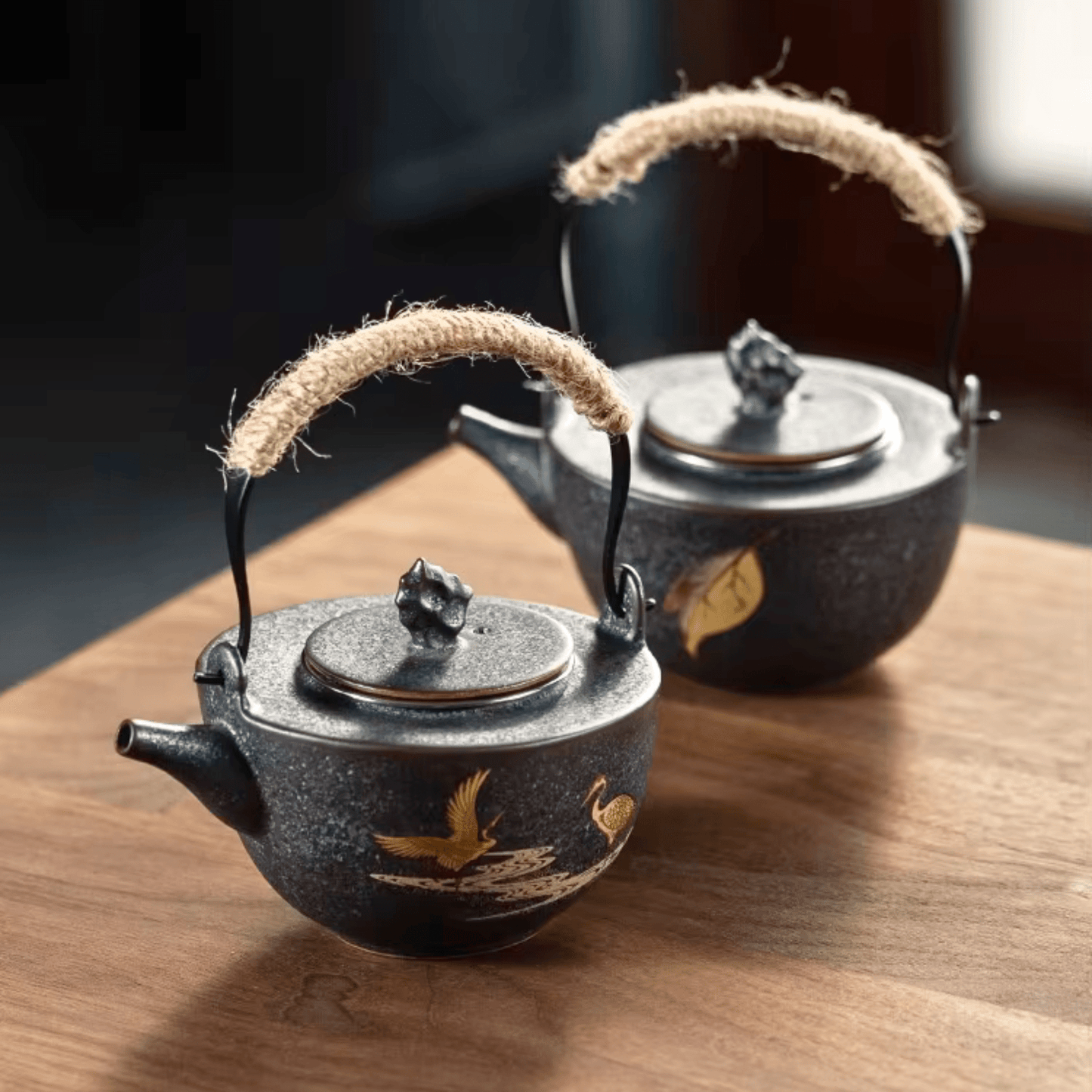 TEA TIME ESSENTIALS TEA Qingyi Loop-Handled Teapot Set - Silver Spot Edition